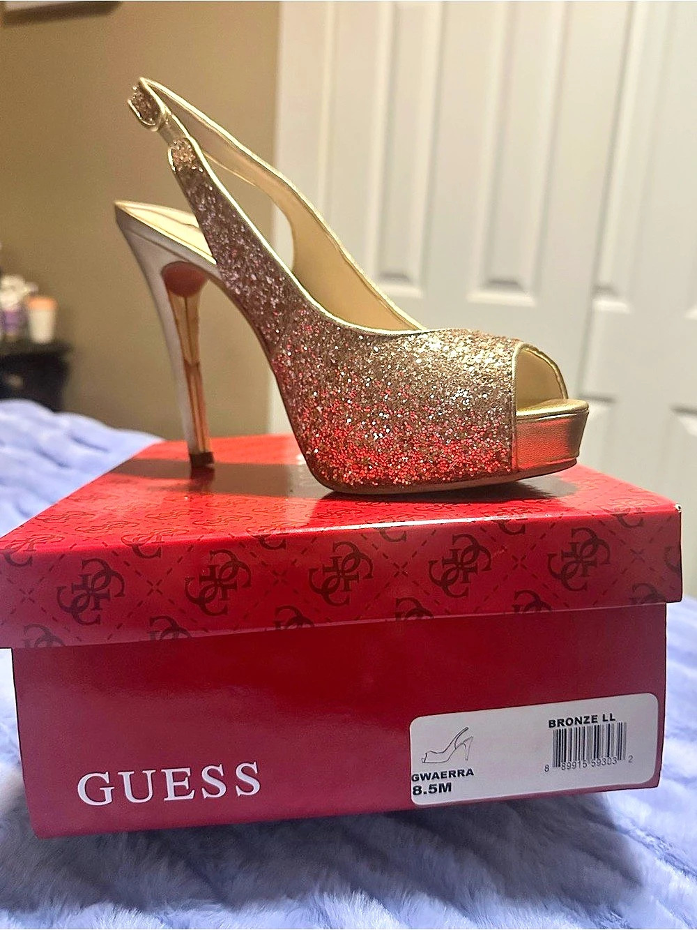 GUESS Gwaerra Gold Platform Heels Like New